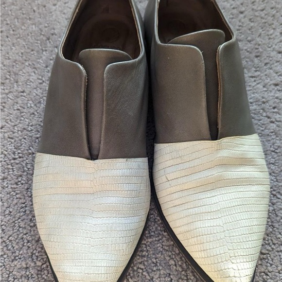 Coclico two tone slip on flats size 40 US size 9/9.5 - Picture 10 of 13